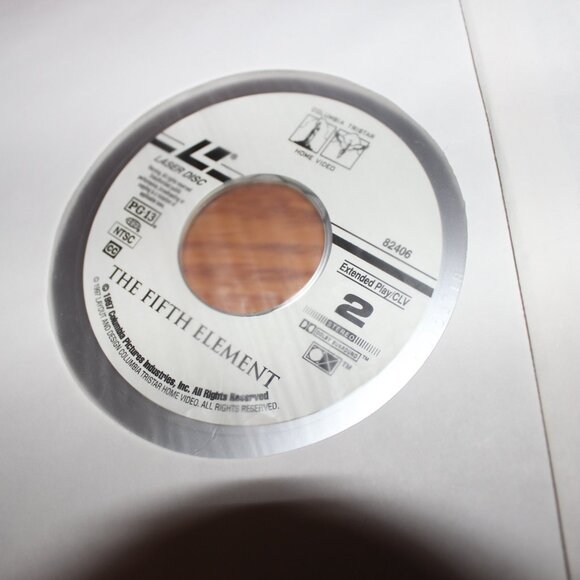 3/$77- flawless discs THE FIFTH ELEMENT Deluxe Widescreen Laserdisc Bruce Willis - Picture 6 of 6